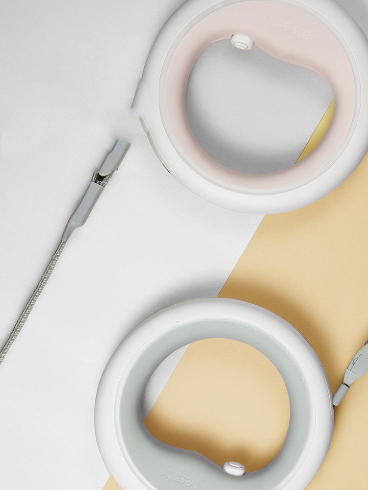 Meng Wangxing UFO Retractable Leash Dog